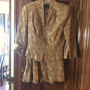 Carmen Marc Valvo Signature two piece dressy suit.